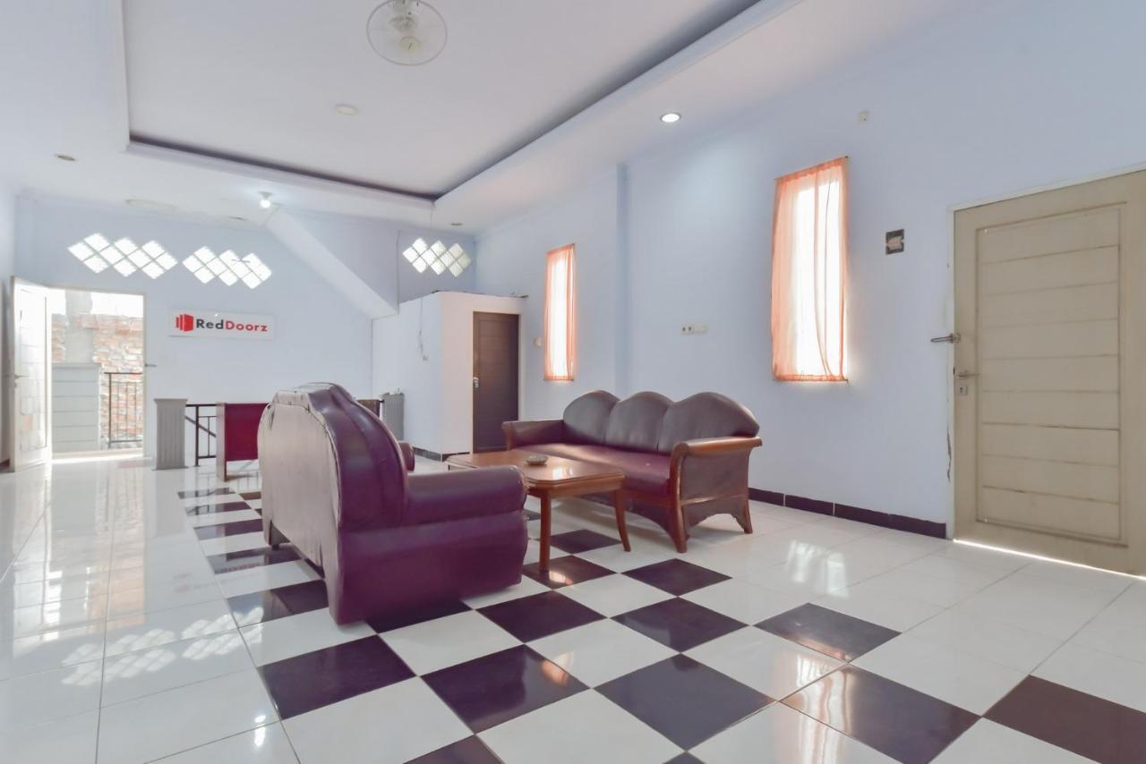 Reddoorz Syariah Near Ramayana Mall טראקאן מראה חיצוני תמונה
